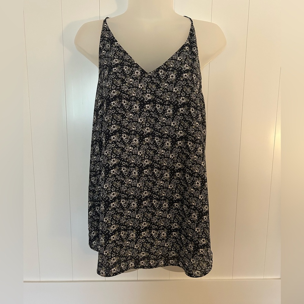 LOFT Women's Floral Black and White Top
